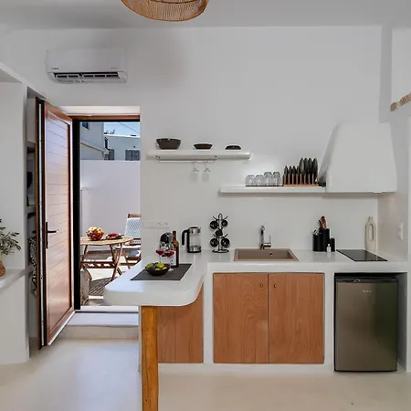 Naxos Boutique Luxury Minimalism In Apartman