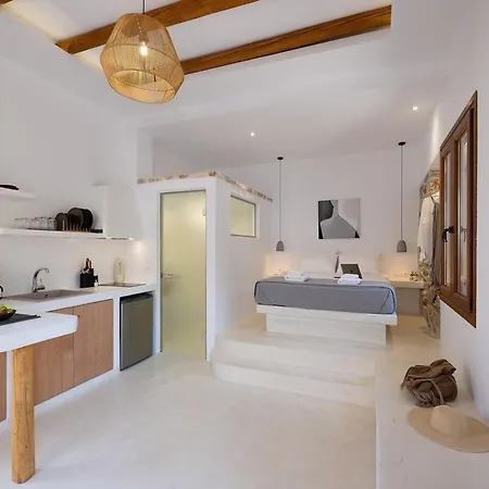 Naxos Boutique *
