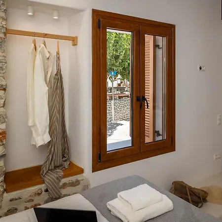Naxos Boutique