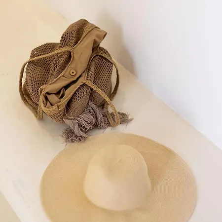 Naxos Boutique Luxury Minimalism In شقة