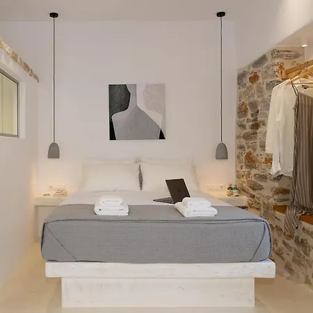 Naxos Boutique Luxury Minimalism In * Filotion