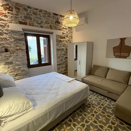 Naxos Boutique Luxury Minimalism In Apartment Filótion