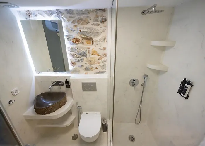 Naxos Boutique Luxury Minimalism In Apartamento Filótion