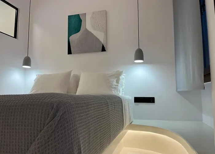 Naxos Boutique Luxury Minimalism In Apartamento